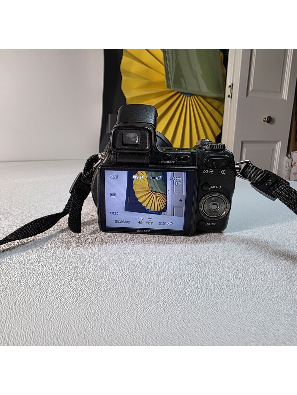 Sony Cyber-shot DSC-H9 8.1MP Digital Camera Bundle - Black, Tube, Filter, Card - Picture 7 of 9